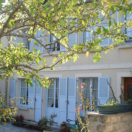 Chambres D'Hotes Sur La Courtine De Coucy Exterior foto
